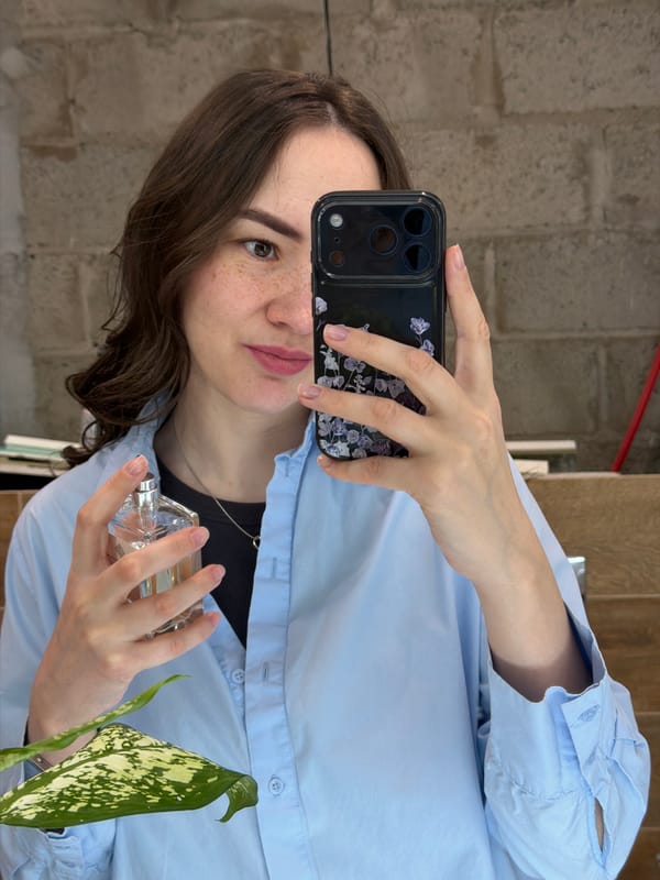 Woman takes bathroom selfies in early morning Chaikovsky session
