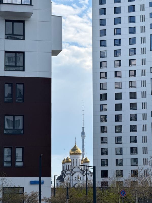 Moscow urban scenes documented across 14-minute span