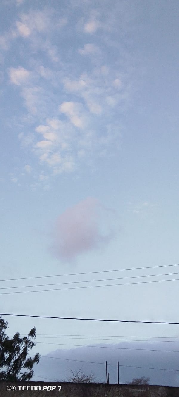 Sky watchers document evening weather transition in Venezuela