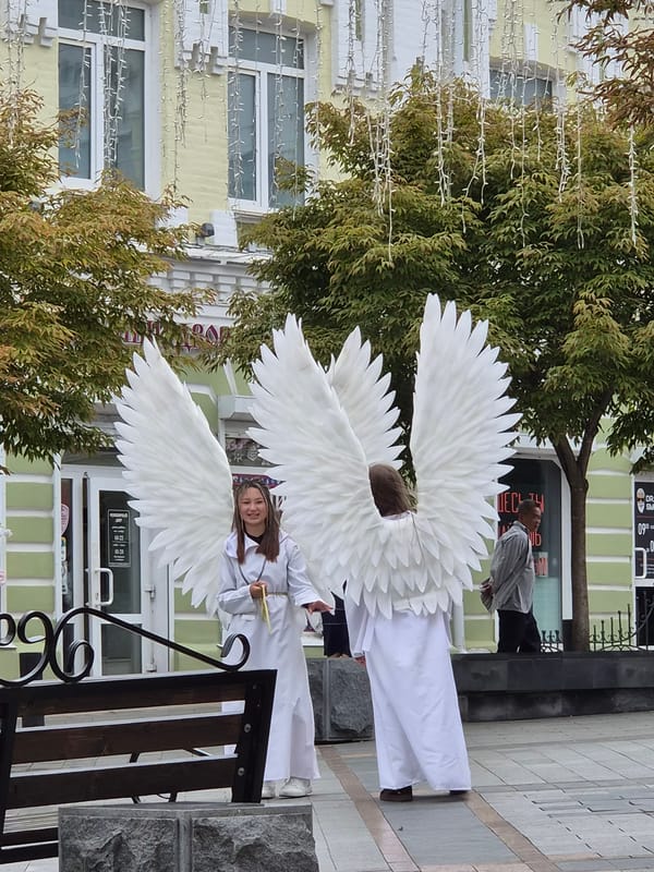 Costumed meetup and café hangout in central Vladivostok