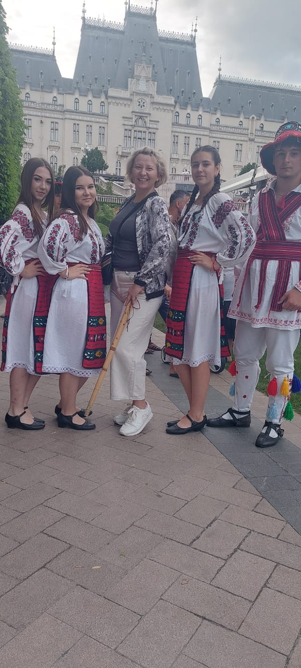 Traditional folk performances outside Iași's Palace of Culture