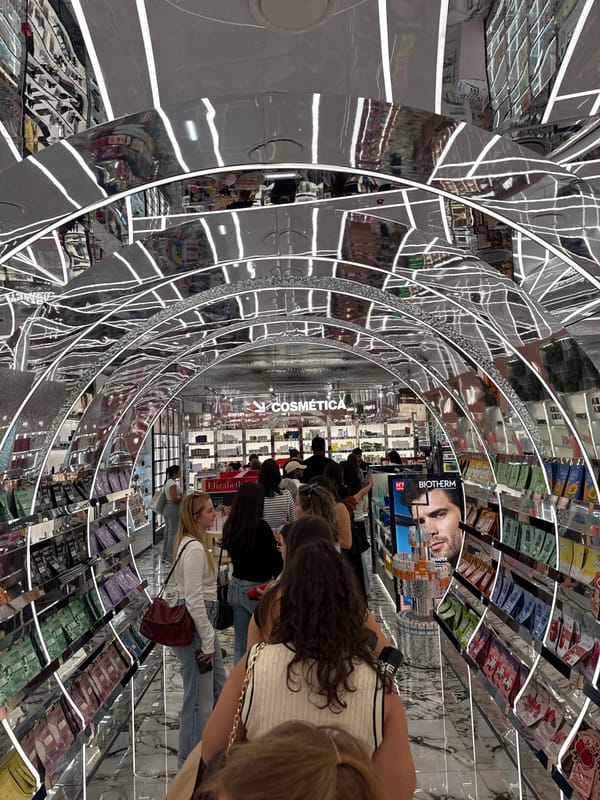 Modern beauty store interior documented in Odivelas, Portugal
