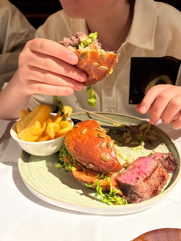 Diners gather at Milan restaurant, smartphones and selfies captured