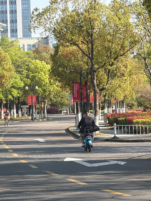 Daily life captured on Jiangning District streets