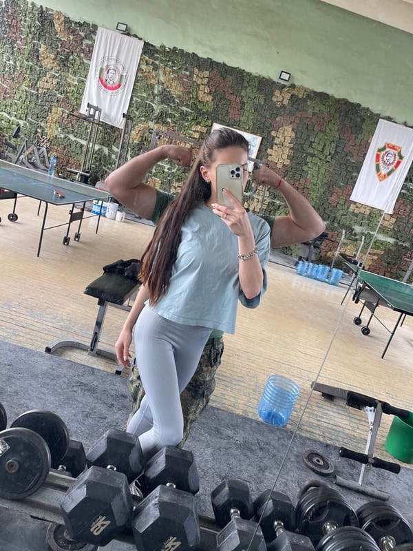 Gym selfie session captured in Veliko Tarnovo fitness center