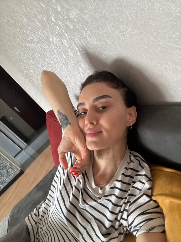 Morning domestic life documented across two hours in Tbilisi