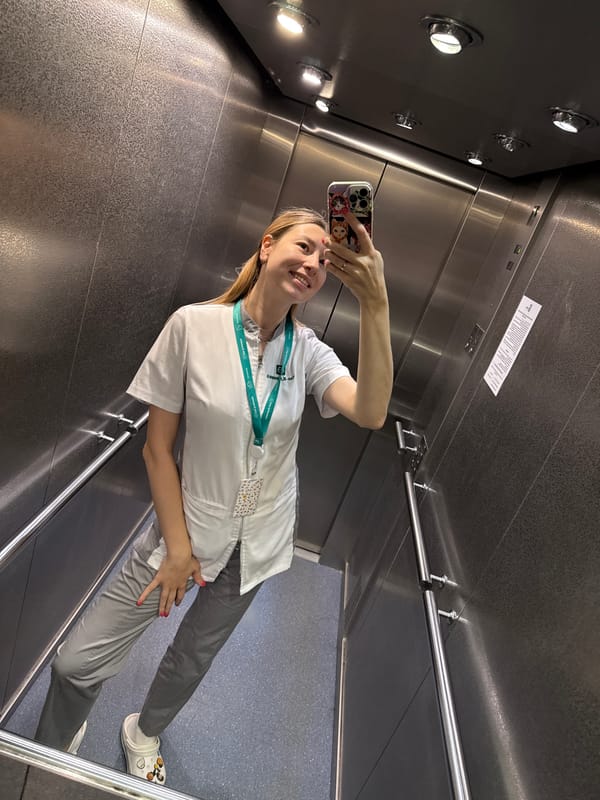 Lab work and elevator selfies at SM-Klinika, Moscow