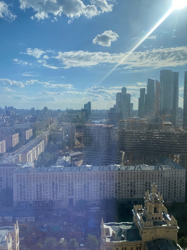 Clear skies and sunbeams observed over Moscow urban landscape