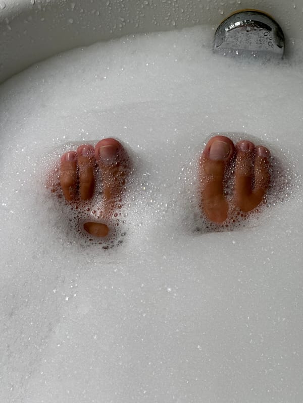Morning champagne bubble bath captured in Kerobokan Kelod