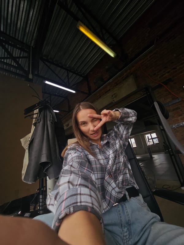 Woman documents morning visit through selfies in Chaikovsky, Russia