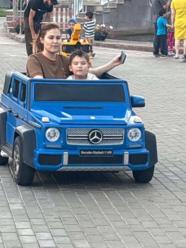 Astrakhan embankment comes alive with music, fountains, and toy cars