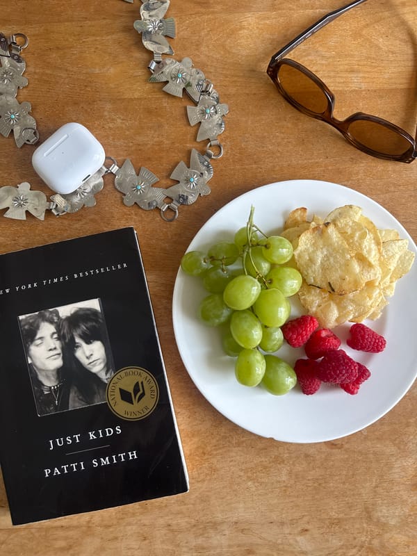 NYC resident shares healthy desk snacks with #DeskSnacks hashtag