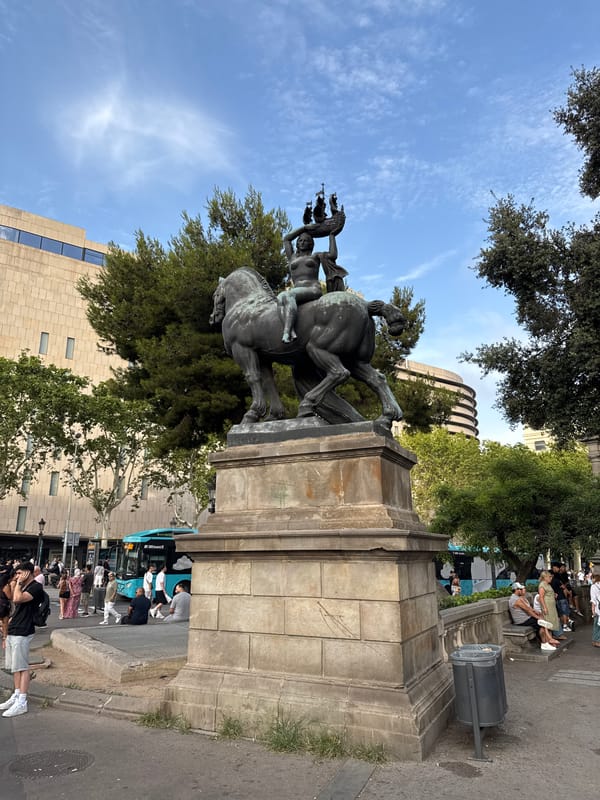 Barcelona landmark hop: Columbus, Plaça de Catalunya, Font Màgica