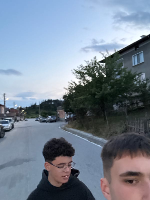 Evening snapshots around the streets and hillsides of Barutin