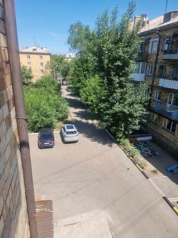 Everyday life in a Saran residential neighborhood, summer morning