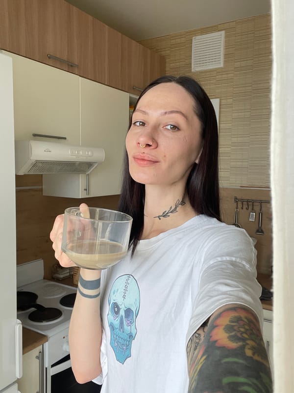 Morning domestic life and outdoor scenes captured in Izhevsk