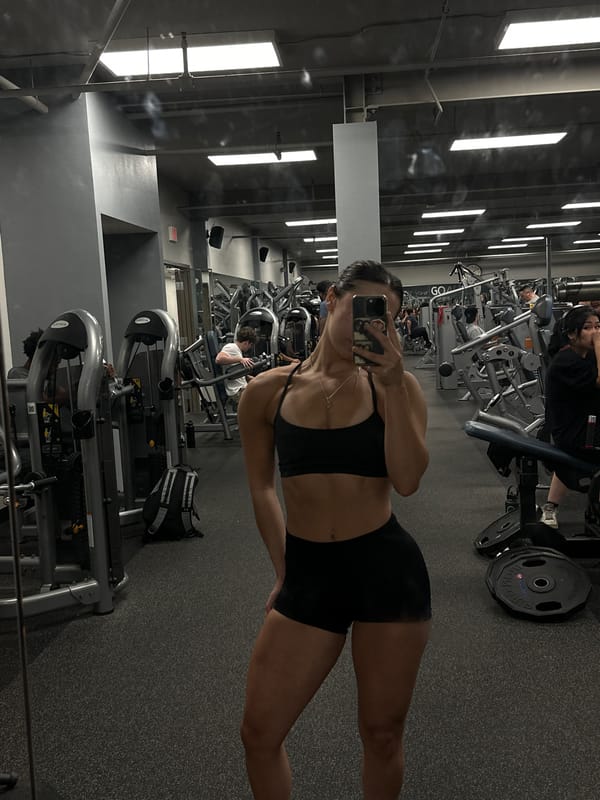 Woman Takes Gym Selfie in Santa Monica Fitness Center