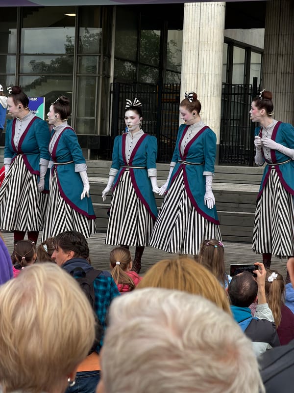 Five women perform publicly in Moscow