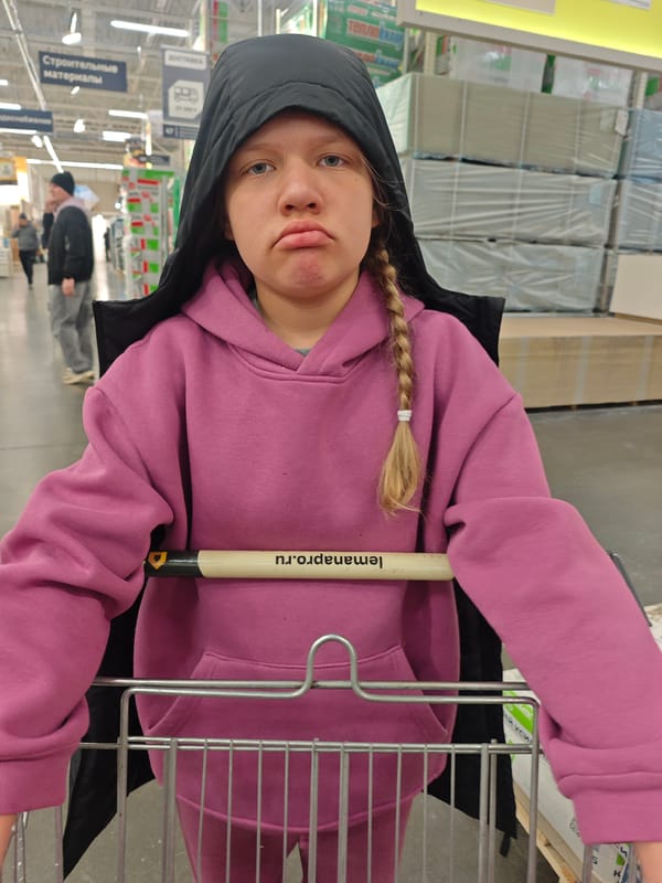 Routine Shopping Activities Documented at Izhevsk Home Improvement Store