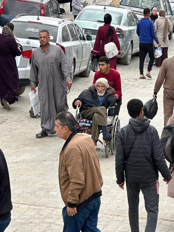Daily life continues in Khan Yunis with aid presence