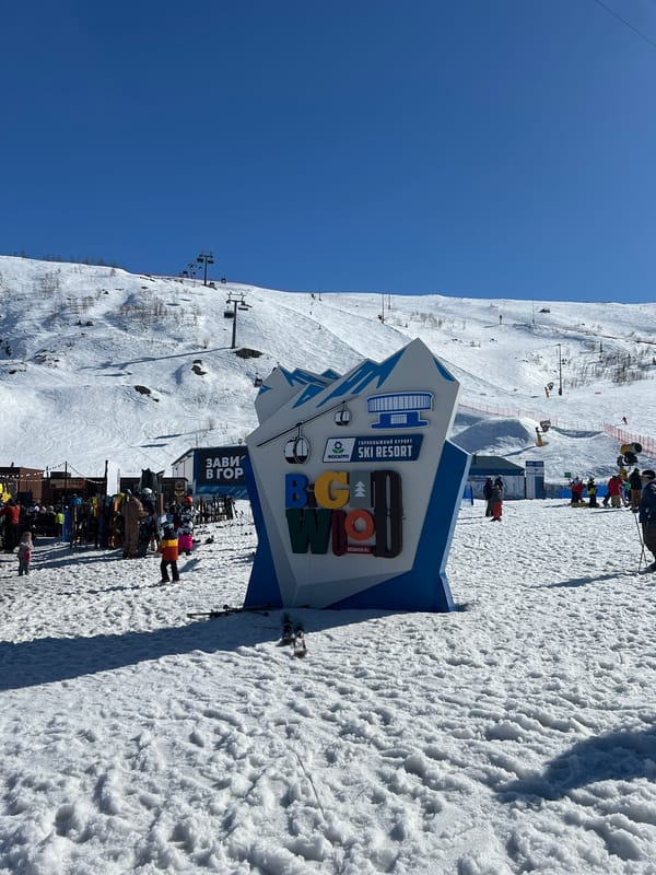 Kirovsk ski resort operates under clear skies in Russia