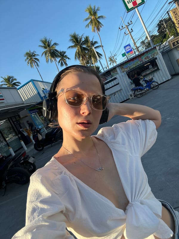 Golden hour selfies at 7-Eleven in Baan Hua Thanon