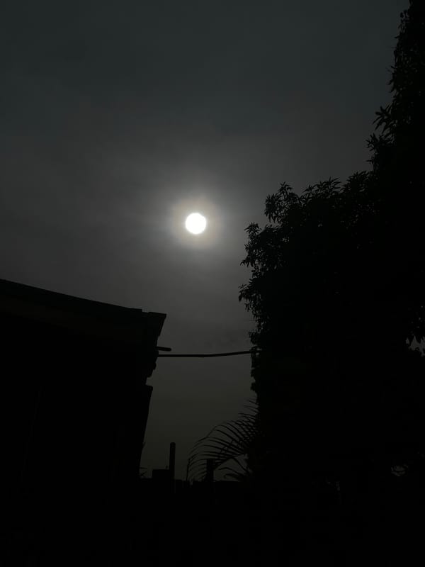 Witness documents hazy sunrise conditions in Barden Yana, Nigeria