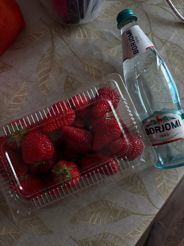 Fresh strawberries and mineral water observed in Nakhodka