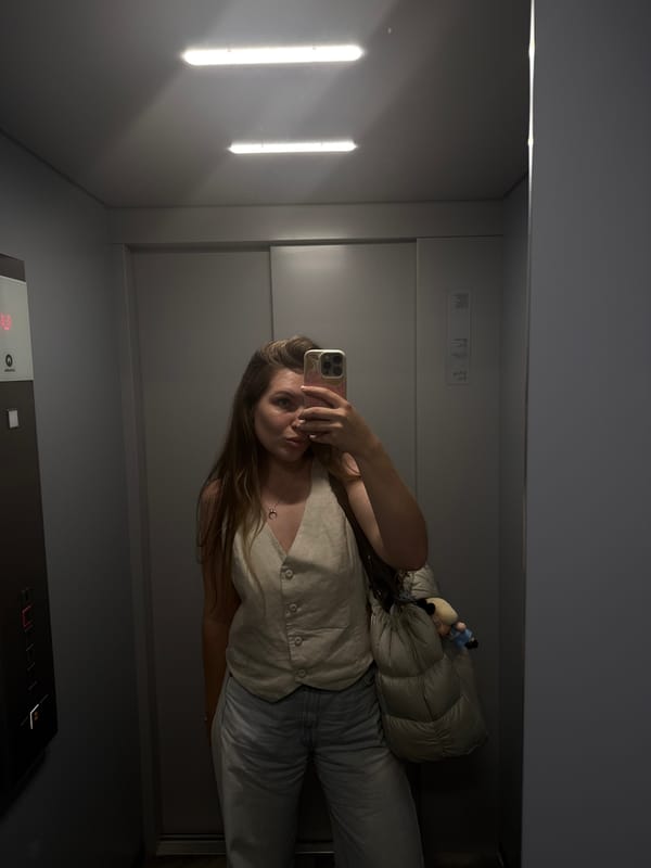 Woman takes elevator selfie in Belgrade suburb