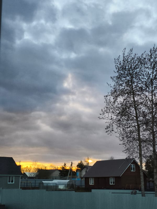 Sunset photography session documented in rural Russian village