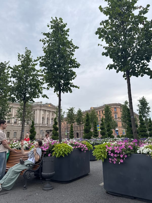 Summer afternoon at Saint Isaac's Square, Saint Petersburg