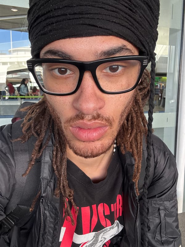 Person with dreadlocks documented in San Bartolomé building