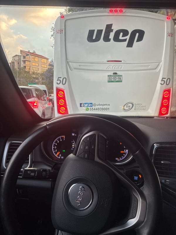 Driver spots UTEP bus in Mexico City traffic