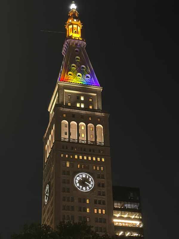 Midnight architecture tour through Flatiron District's illuminated landmarks