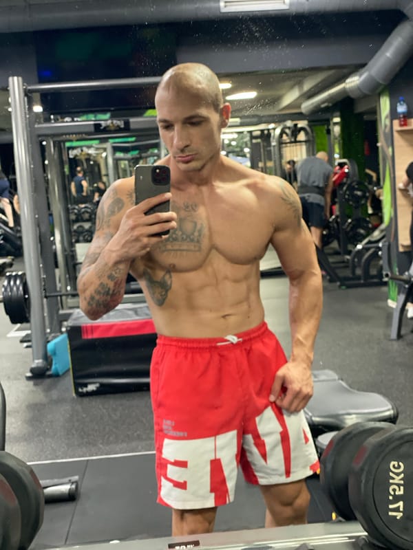 Gym selfies in Pleven, Bulgaria — two looks, one session