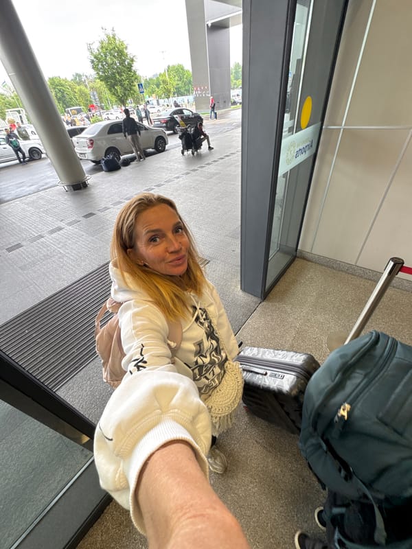 Traveler with luggage spotted at Tashkent building