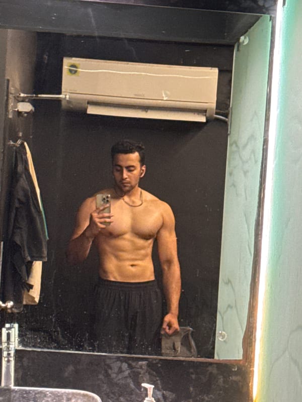 Early morning gym activity captured in Kolkata fitness facility
