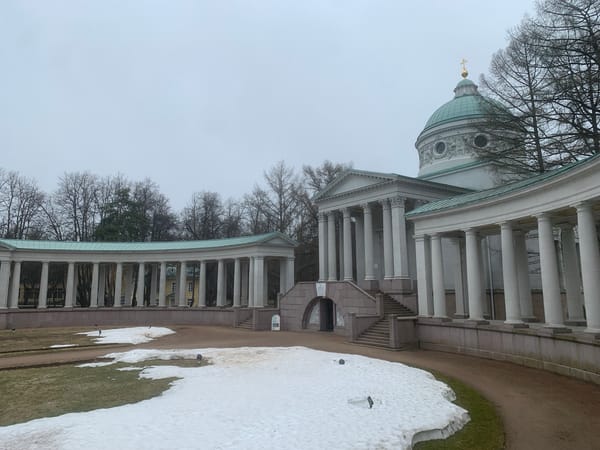Morning photography session captures Arkhangelskoye Estate's historic architecture