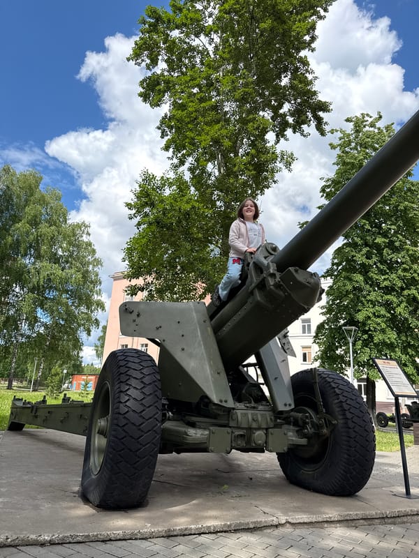 Everyday moments captured across Izhevsk parks and public spaces