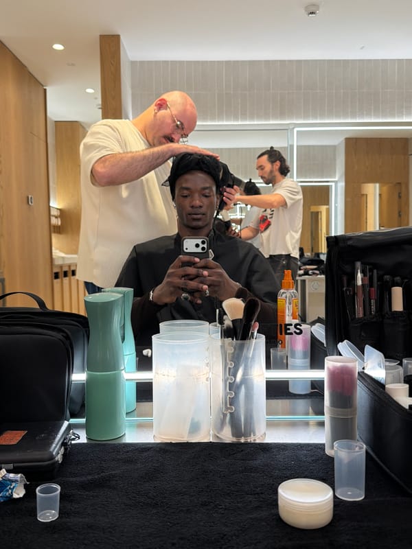 Hair styling session observed at Fibracolor salon
