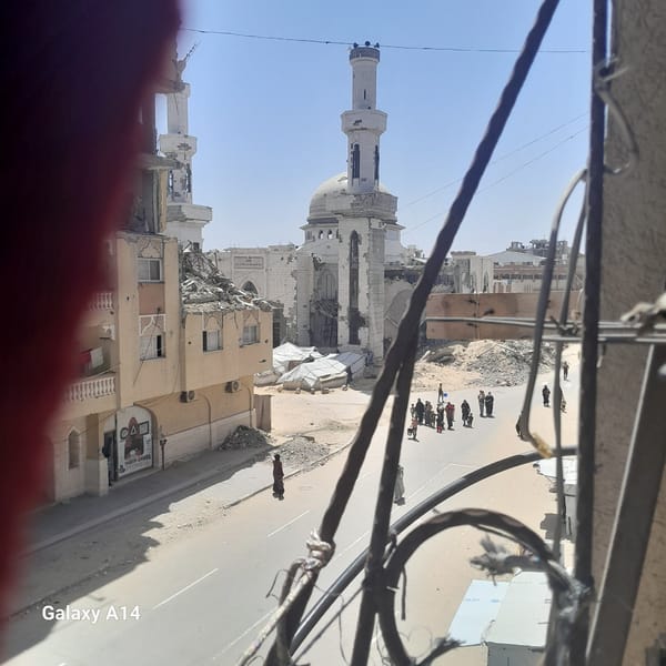Daily life continues in Khan Yunis amid destruction
