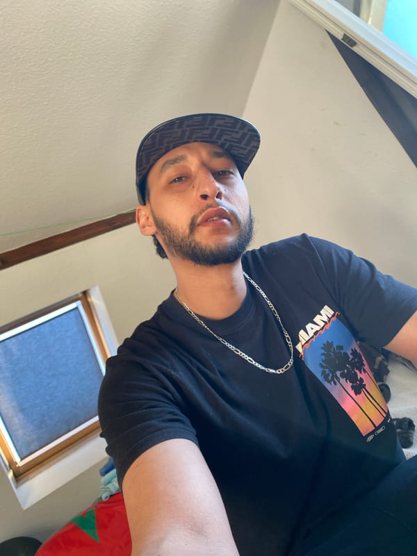 Man observed indoors in Bischheim, France office setting