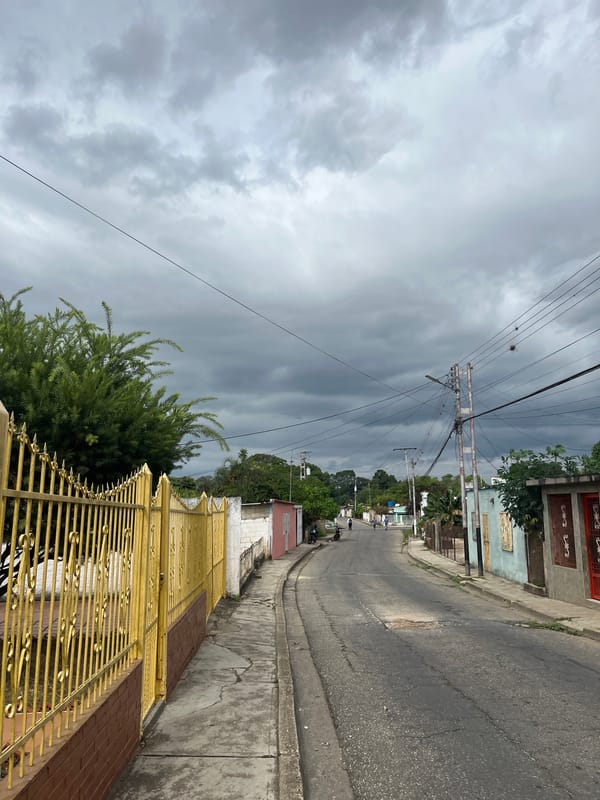 Overcast afternoon street scenes documented in Tinaquillo, Venezuela