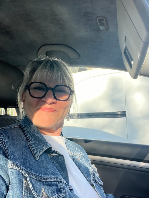 Morning car time and puzzle activities in La Fouillouse
