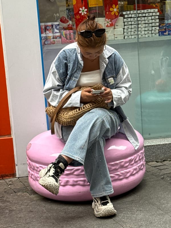 Morning life captured across Yuzhong District, China