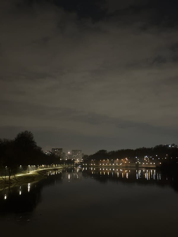 Nighttime waterway scenes captured in Moscow