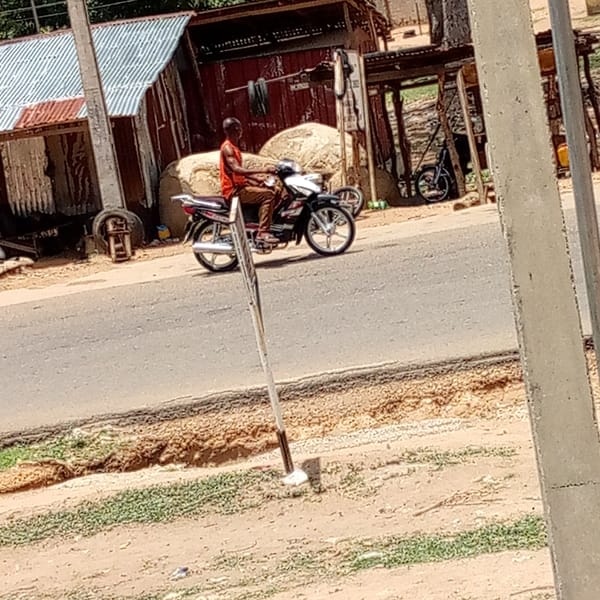 Daily life unfolds on Mararaba streets during morning hours