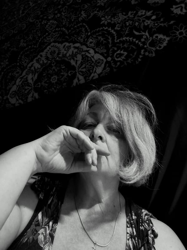Abstract coloring session and portrait moments in Krasnodar
