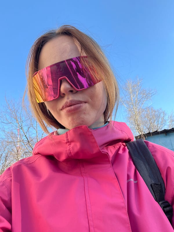 Person in futuristic pink sunglasses spotted in Berezniki