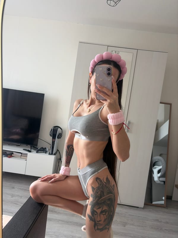 Woman takes mirror selfies in Saint Petersburg apartment